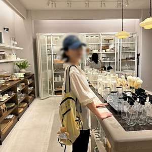여름 경량가방 추천 스파오 패커블 컴팩트 백팩_SPAKGA9A10 Yellow 솔직 후기