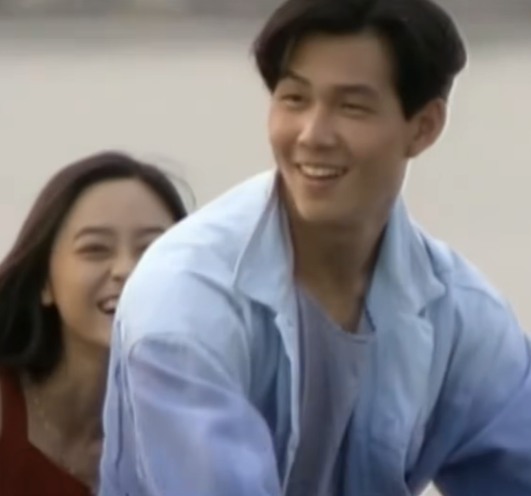 "20년 지나도 이정재가 제일 멋있다…" 이정재를 짝사랑한 90년대 퀸카 배우의 근황.jpg