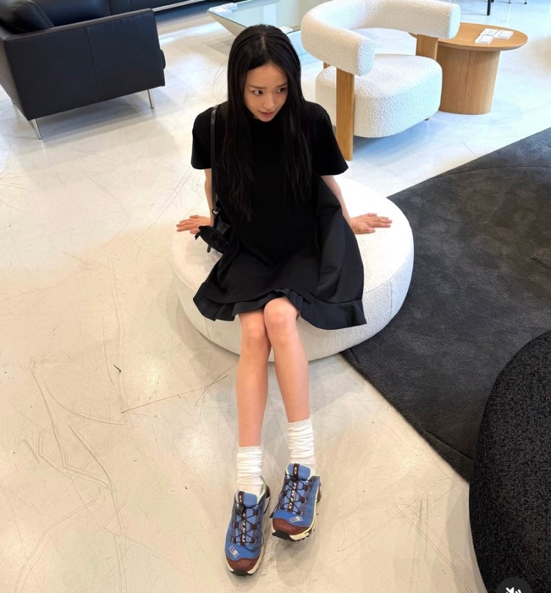 손연재 블랙원피스 데일리룩 살로몬 운동화 가격이!?