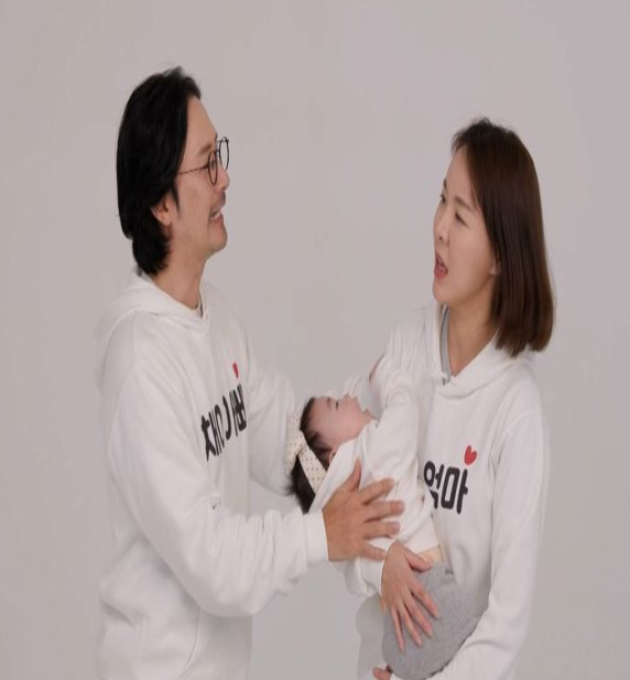 "다시 아빠 됐다" 이혼 아픔딛고 13살 연하 사업가와 재혼한 52세 연예인 근황