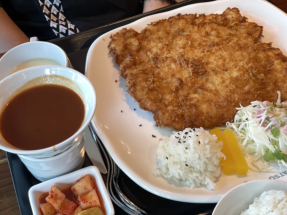 돈까스클럽 북수원점 사진 1