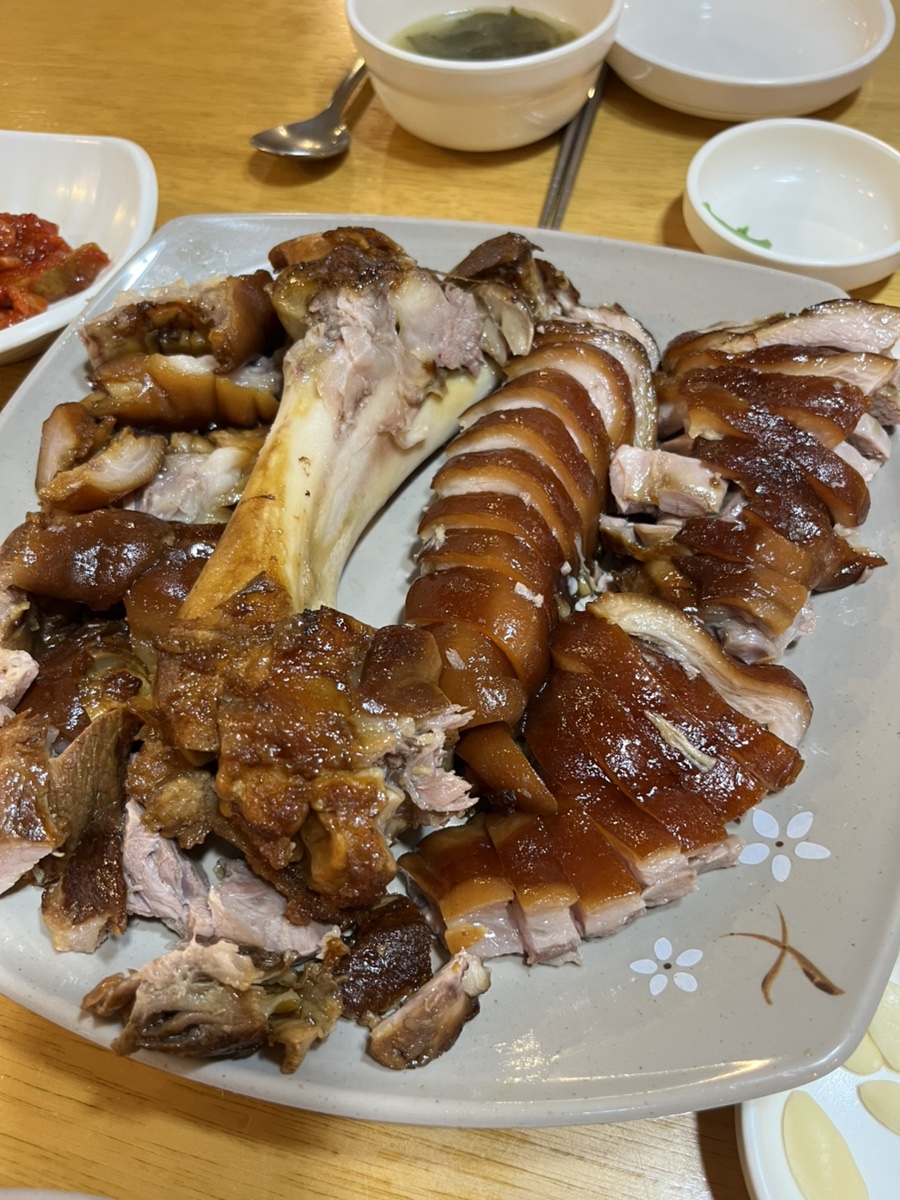 서남시장 김실장왕족발 서구평리점 사진 6