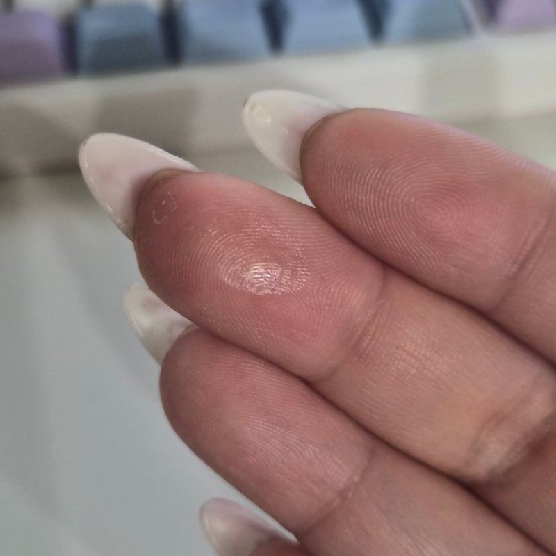 본드 손에 묻었을때 바로 써먹는 순간접착제 제거 지우는법