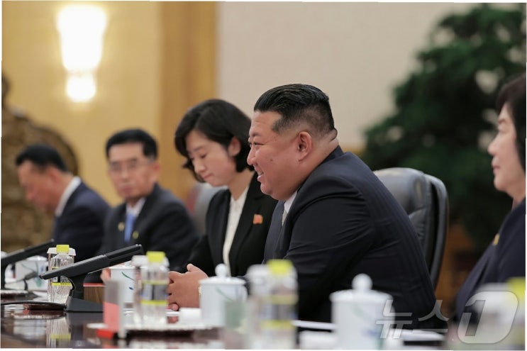 <b>김정은</b>, <b>시진핑</b> 맞이…북중 관계, 새로운 전환점 맞나?