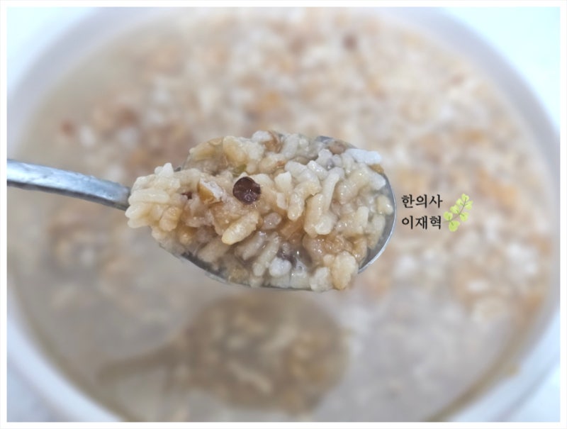 소화 안될때 손 지압 눕는 자세 음식 추천