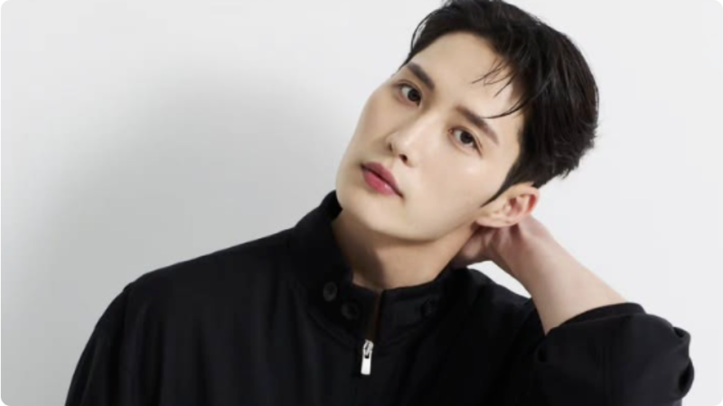“내조의 여왕 끝판왕 등장” 펜싱 김준호 금메달 뒤에 숨겨진 승무원 아내 역대급 헌신 스....