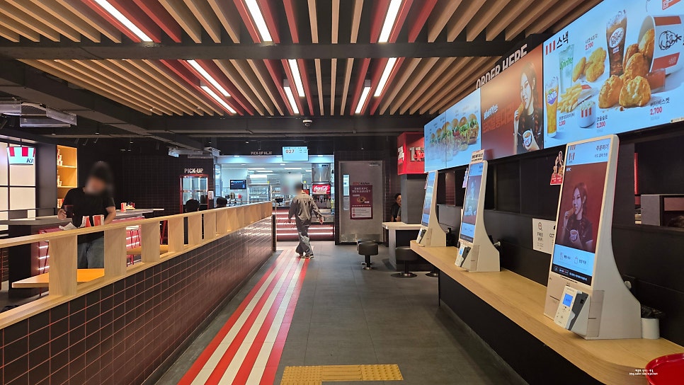 KFC 압구정로데오점 사진 2