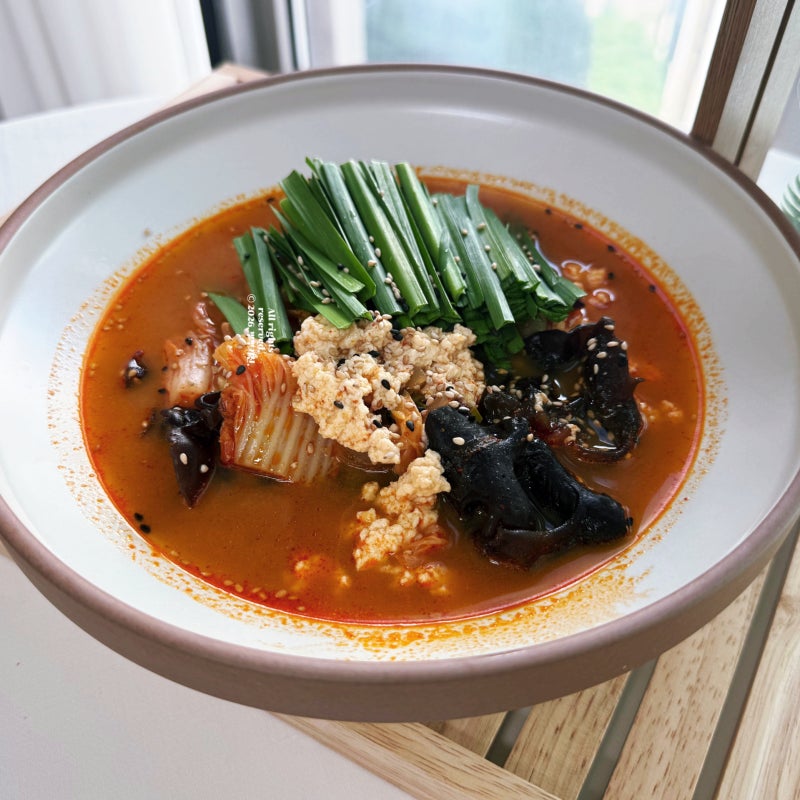 짬뽕 순두부 만들기 칼칼한 국물요리 냉동 오징어 활용