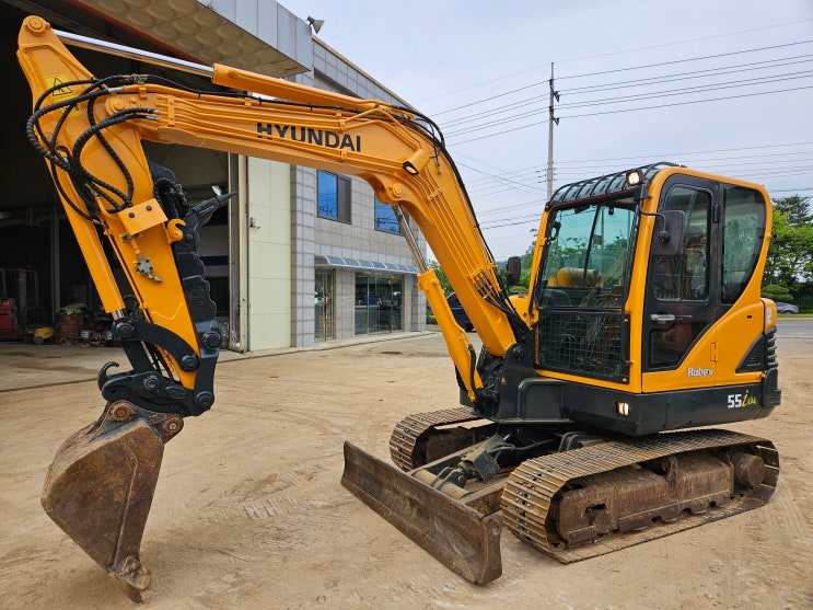  현대 R55i山 2011년식 저가동 코끼리집게 회전라인 02 중고굴삭기