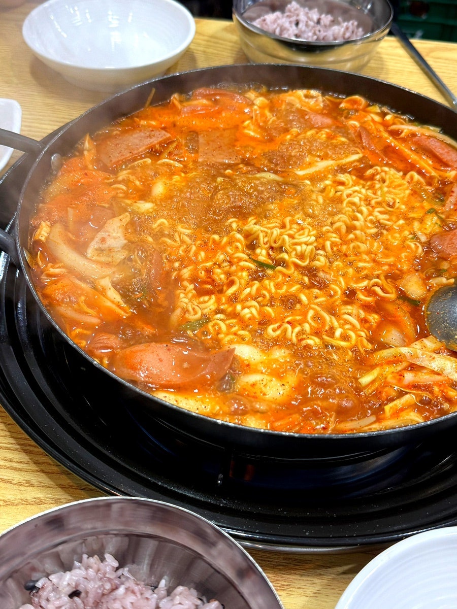 김뚜껑부대찌개 다산역점 사진 1