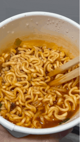 진라면약간매운맛 진매파 봉지라면만 먹던 나도 쟁여놓은 컵라면