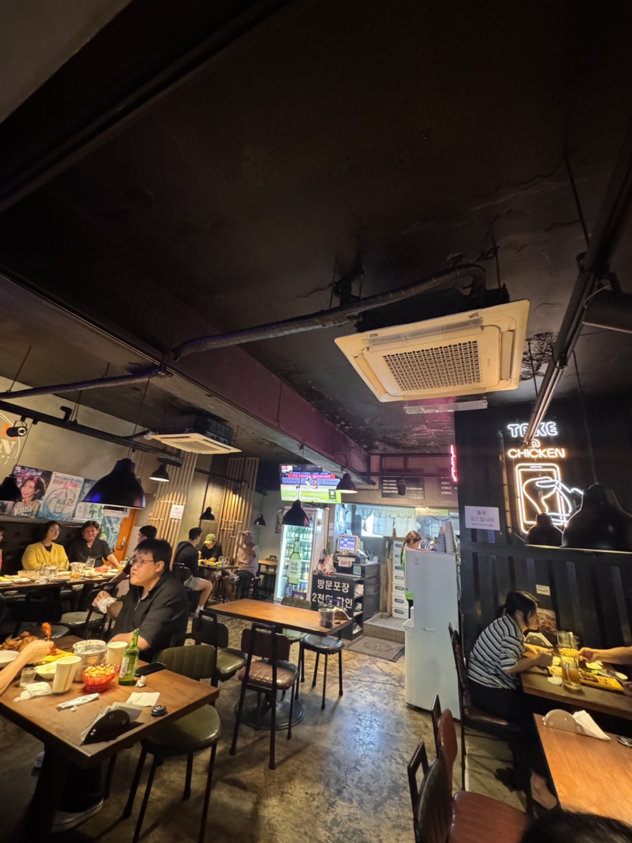 보드람치킨 안양석수점 사진 2