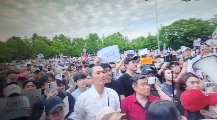 <b>모스탄</b> 전 <b>대사</b>님  모국을 살리려!,