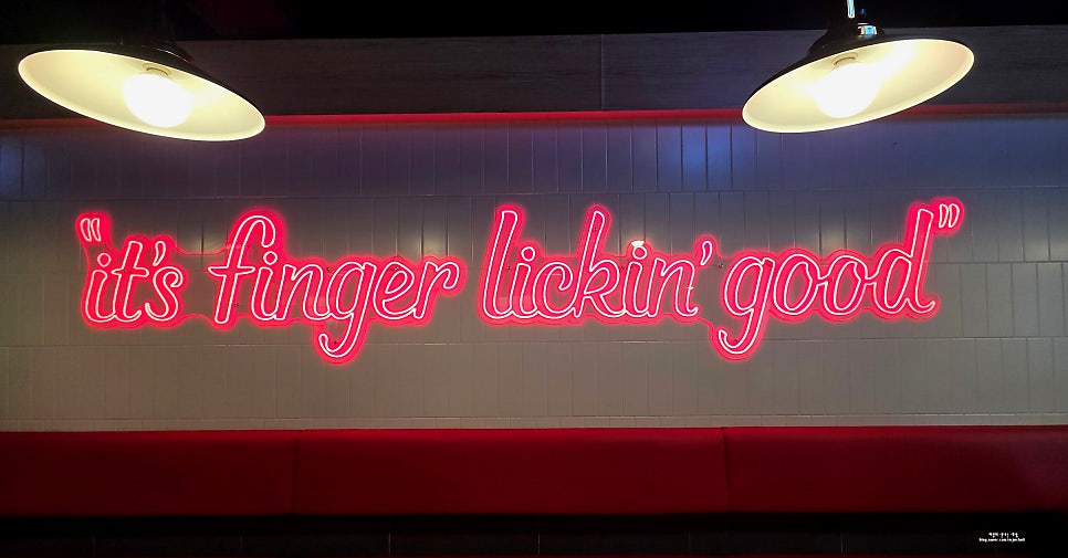 KFC 압구정로데오점 사진 3