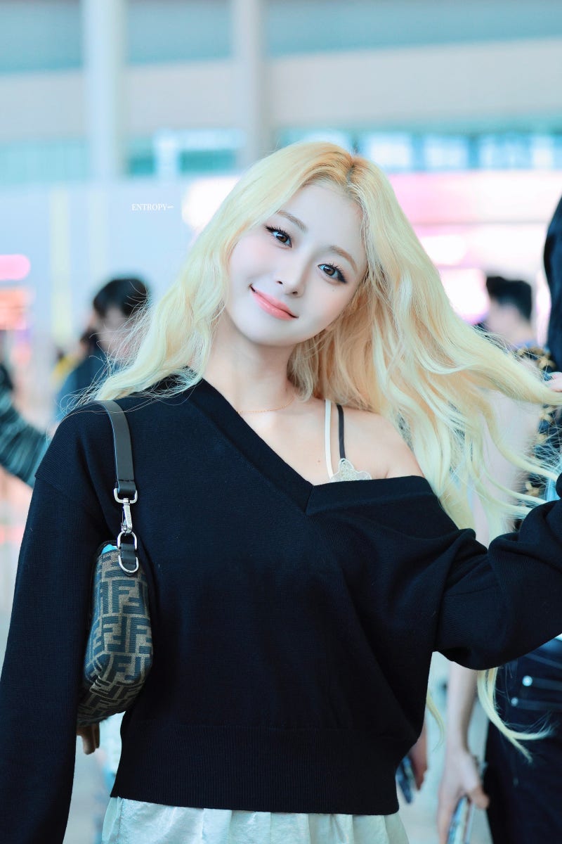 260608: LE SSERAFIM's Huh Yunjin Departs from Incheon Airport