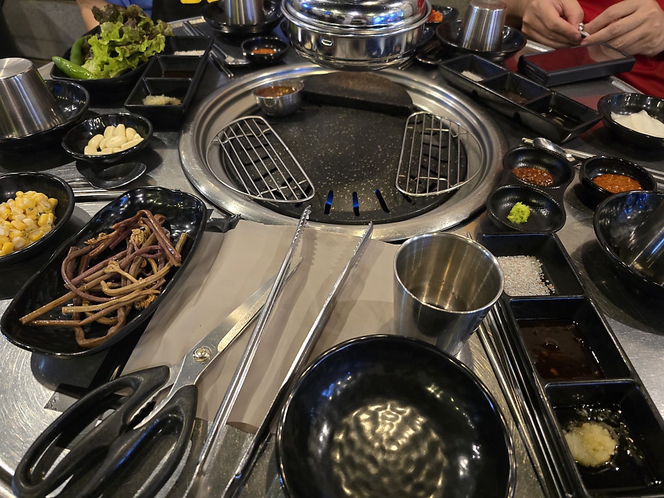 Yukdeokdwaeji Hwamyeongjeom photo 4