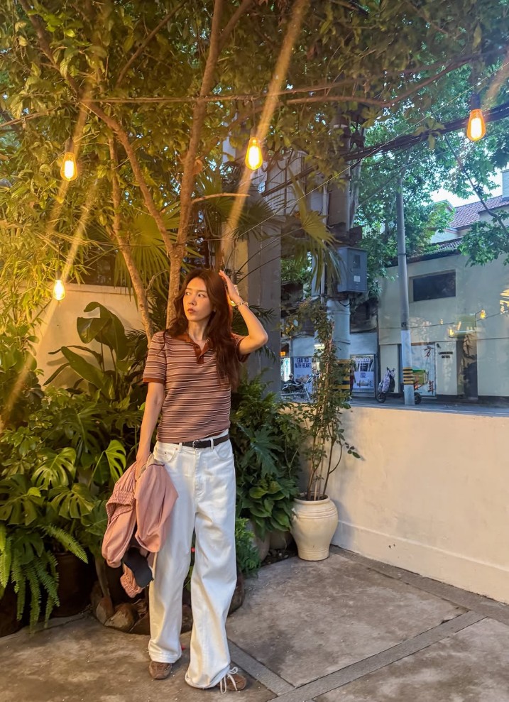  채정안 48세 스트라이프룩 상해 여행룩 반팔 폴로 셔츠 동안 코디 팁
