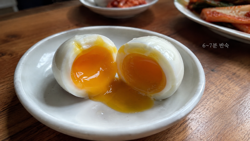 "끓고 나서 세면 늦더라.." 계란 반숙 찬물부터 삶는 시간, 노른자 갈리는 진짜 기준