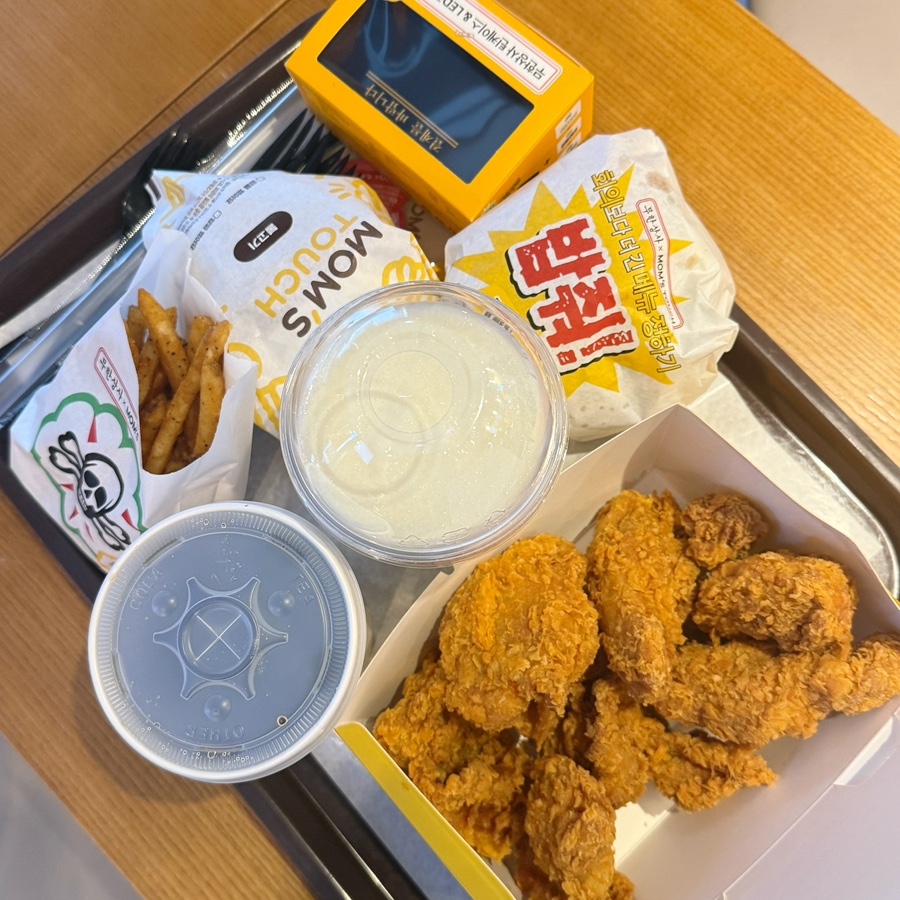 맘스터치 안양관악역점 사진 1