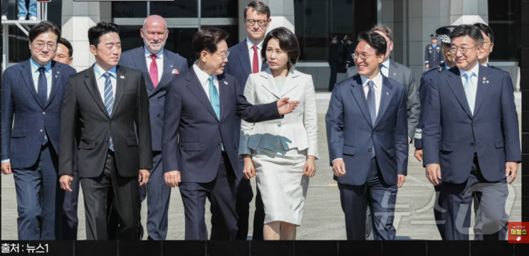 친문 없애려고(?)이언주 데려온 <b>이재명</b>, <b>문재인</b> 욕만 하면... 