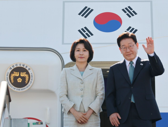 [긴급속보] 이재명 대통령 G7 유럽 <b>순방</b> 출국…매번 <b>환송</b>하던... 