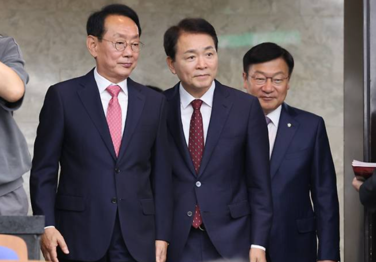[<b>국민의힘 원내대표 선출</b>] 김도읍·성일종·정점식. 장동혁 대표... 