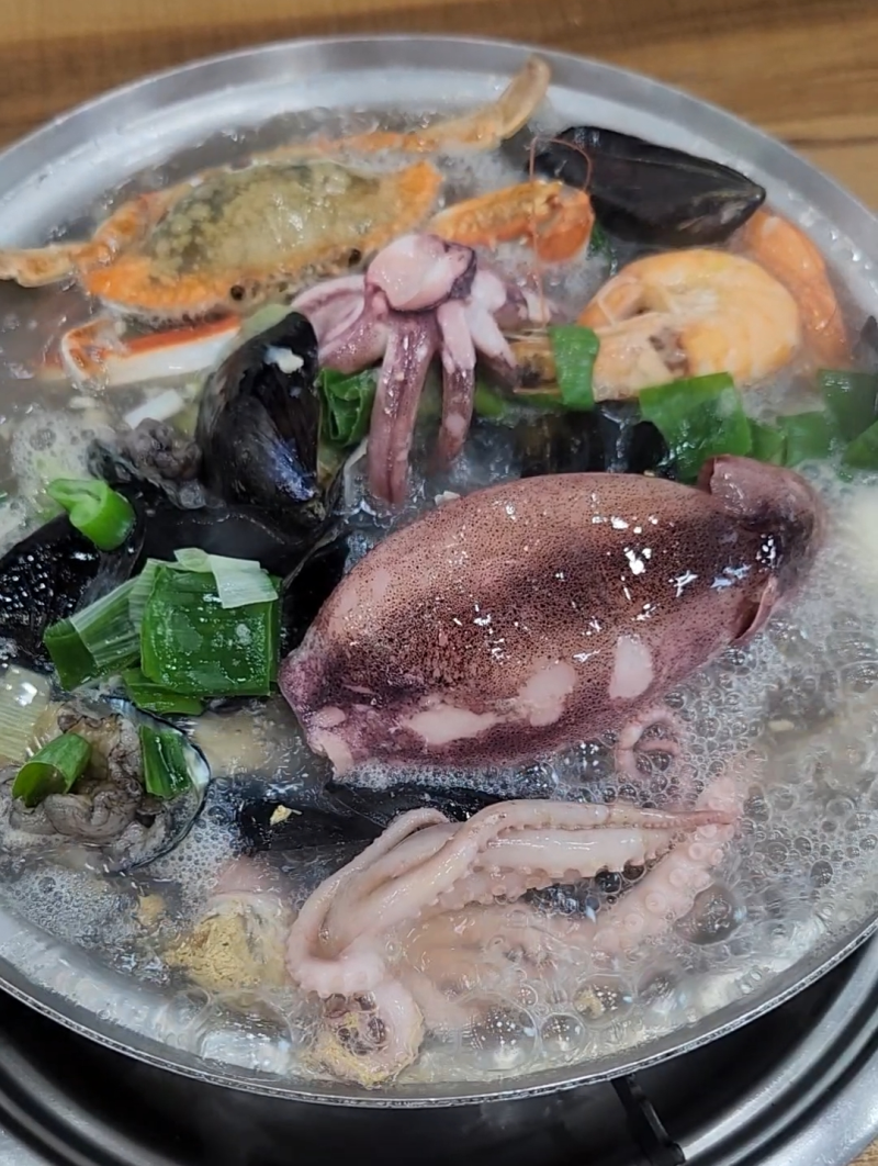 진짜 해물가득칼국수 청주 맛집 최피디해물칼국수 본점 후기