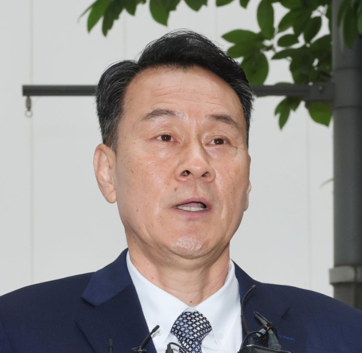 혐의’ <b>김명수</b> 전 합참의장, 정진팔, 김흥준, 이재식 <b>구속</b>영장... 