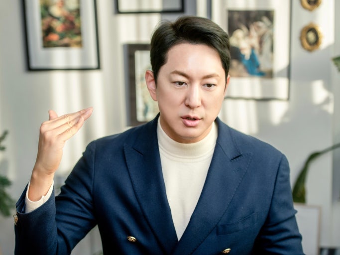 "다신 결혼 안 해" 선언했던 아나운서 출신 한석준, 12살 연하 아내와 재혼 후 바뀐 소름 돋는 ....