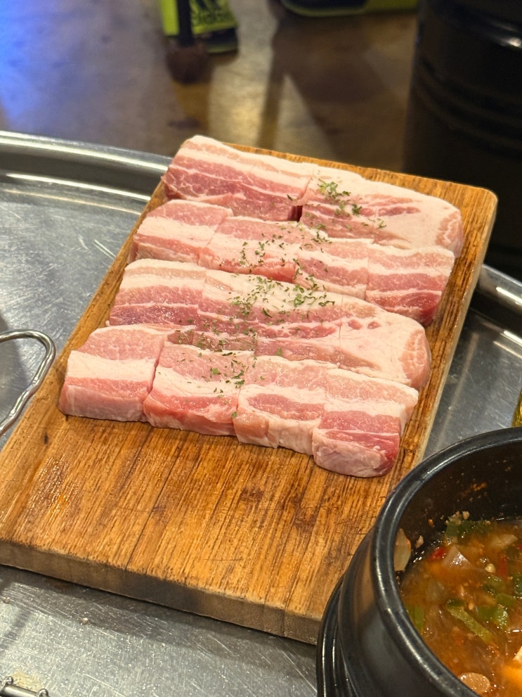  구미 상모 맛집 육즙 가득 참나무 초벌 삼겹살 가족외식 돈꾸앙
