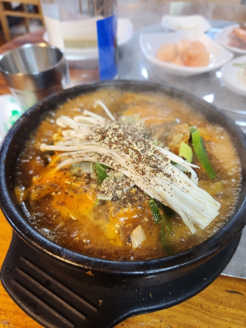 황토밭왕족발감자탕 직영점 사진 2