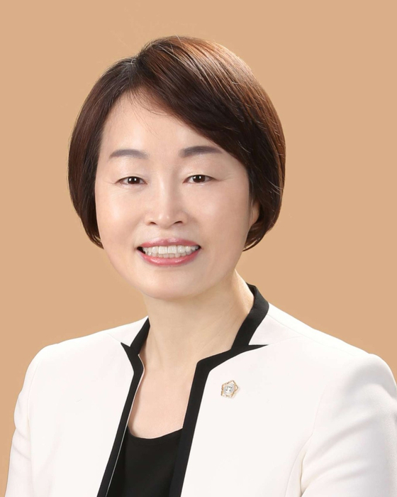 구성 <b>조현욱</b> 위원장 <b>변호사</b> 프로필 고향 학교 판사 이력