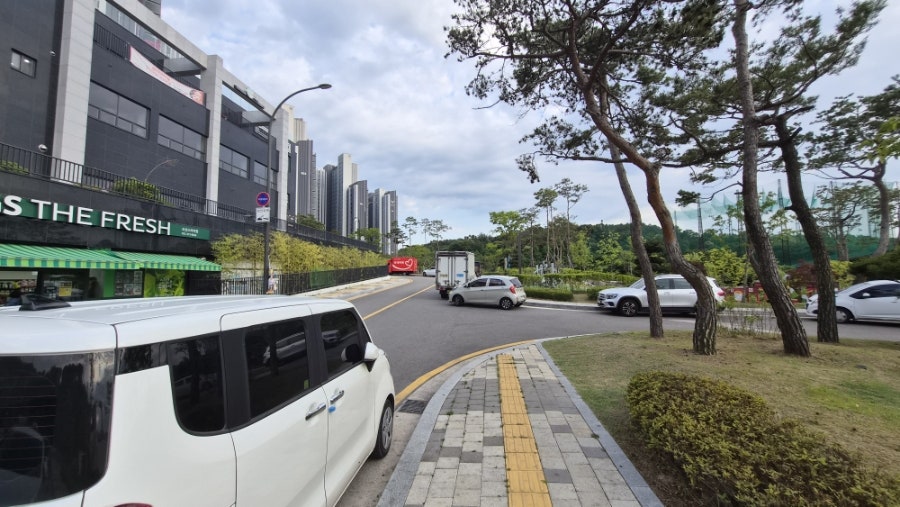 부산아지매국밥 오산시청점 사진 3