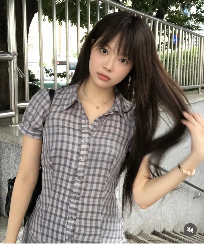 홍은채가 입으면 5만원짜리 원피스도 이렇게 된다 자라 체크원피스