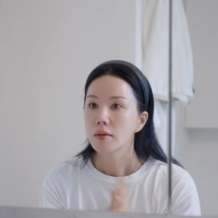  "기미·잡티 싫다면 꼭 보세요" 엄정화가 매일 하는 아침 루틴