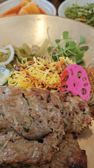  막국수와 떡갈비의 환상적인 조합 담양 맛집 담양앞집 떡갈비국수전문점