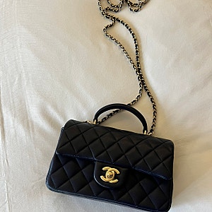 [CHANEL] 샤넬 클래식 미니 플랩백 탑핸들