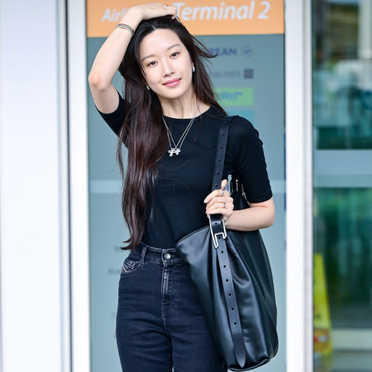  우아함의 끝판왕! 문가영 출국길 공항패션 꽃미모 자랑 ㄷㄷ