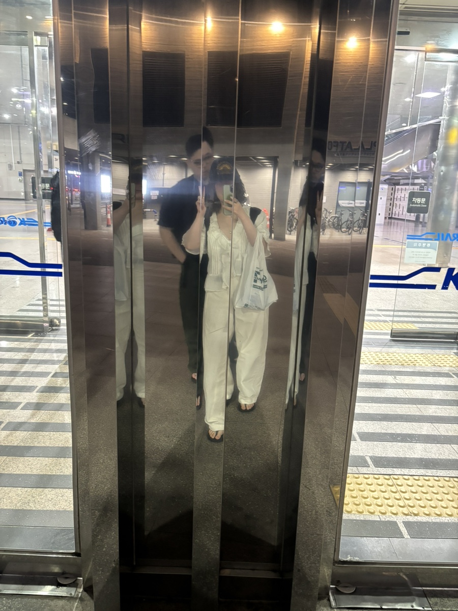 부산밀면돼지국밥 사진 1
