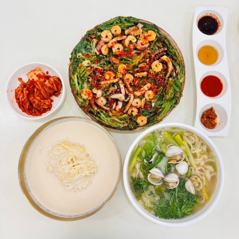 조돌칼국수 포항점 / 동죽칼국수와 크림콩국수 맛집(새우해물파전과 함께 드세요)