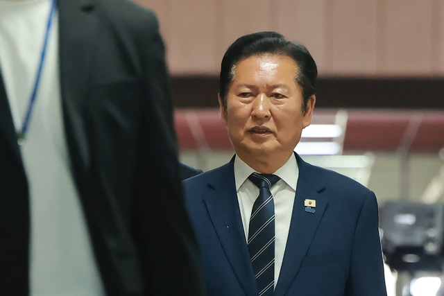 이재명 대통령 유럽 <b>순방 환송</b> ‘정청래 외면’ 논란, 전북 방문... 