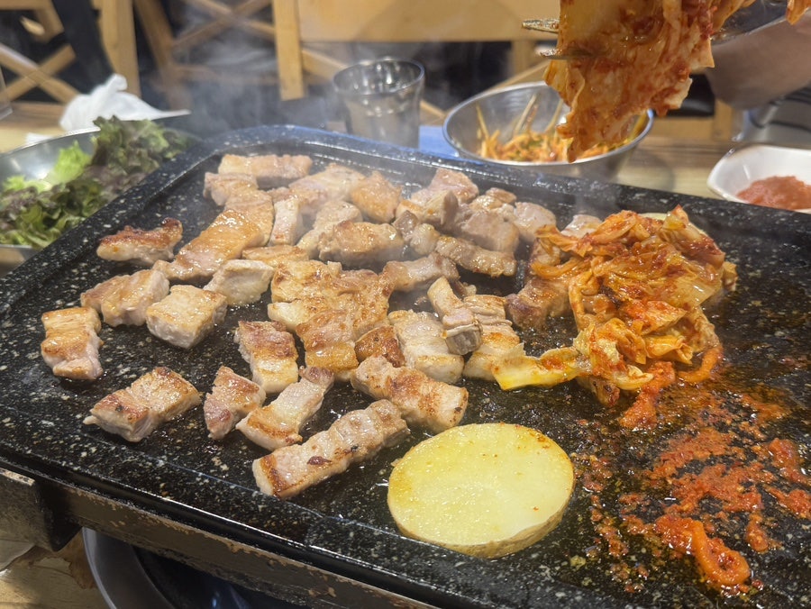 묵은지생삼겹살 사진 5