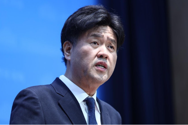 [긴급속보] <b>김용</b> “정청래 차기 당권 포기 고려해야”…민주당... 
