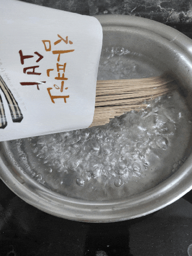 [리뷰] 여름철 별미를 집에서 뚝딱! 은성푸드 ‘참편한소바’ 솔직 후기 (ft. 초간단 홈쿡)