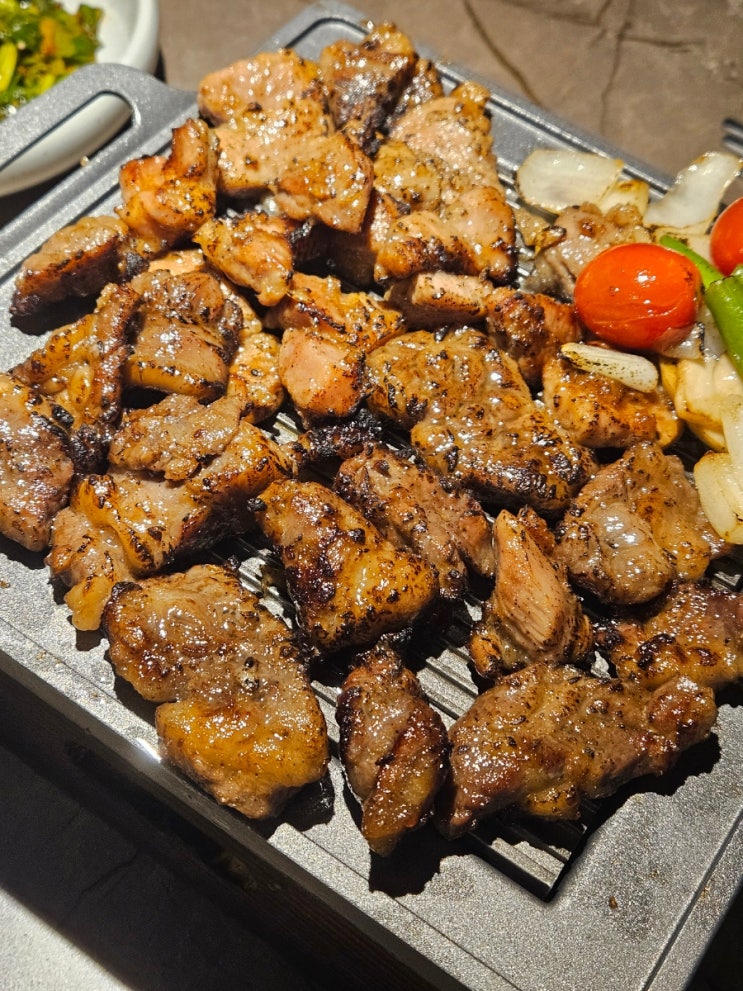  선부동 고기집 구워져나오는 소고기 한판 육미안 안산선부점