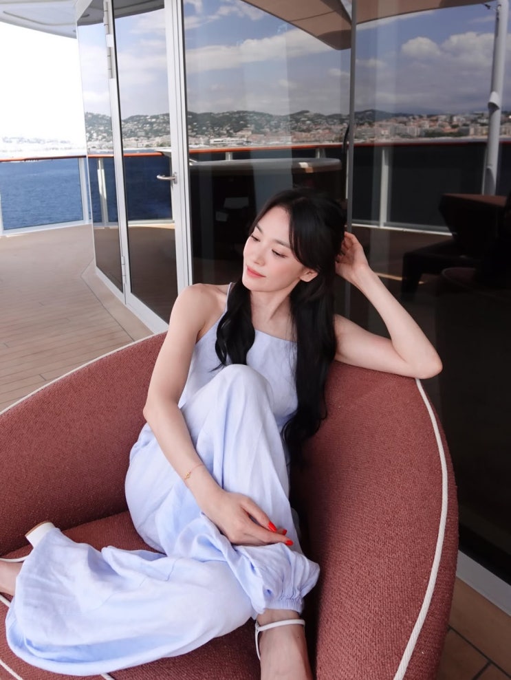  크루즈에서도 감출 수 없는! 감탄 절로 나오는 송혜교 긴 머리 변신 여신미모