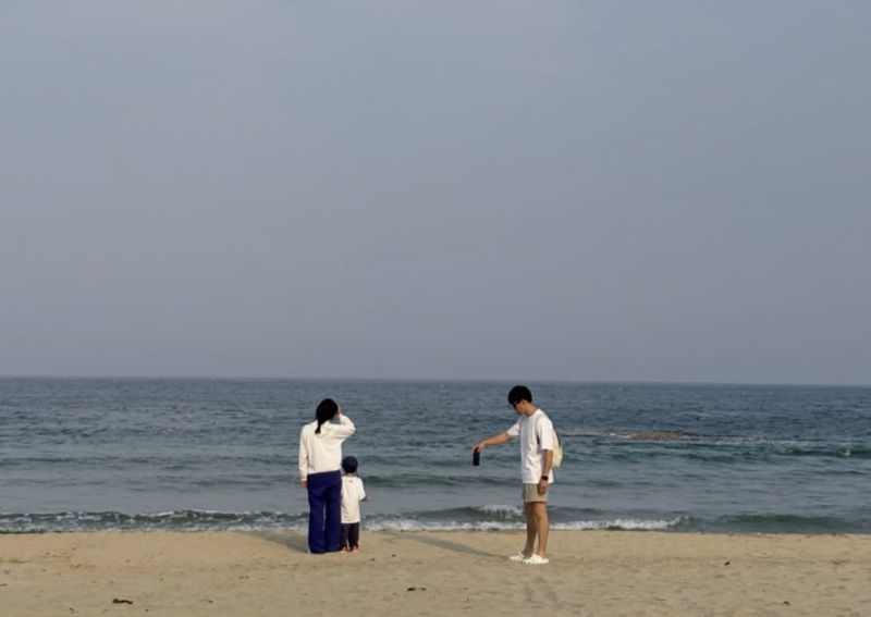 "아이가 직접 선택하도록" 김무열 윤승아 부부가 아들 얼굴 끝까지 숨기는 진짜 이유