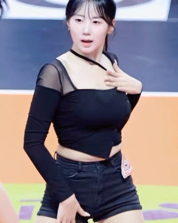  "간호학과 다니는 KBO 치어리더"라는데 비키니 한 장에 172cm 비율이 전부 나오더라, 간호학과 재학 중인 한화 이글스 치어리더 김서윤, 172cm 비율