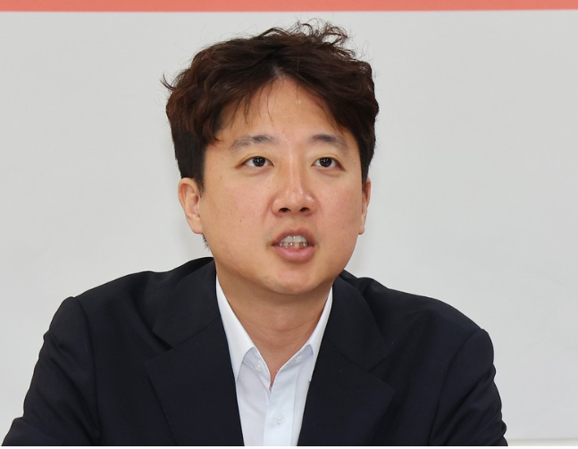 이준석 “장동혁 사전투표 폐지 주장은 망상… 국힘, 오늘부터 ‘윤어게인’ 정당”