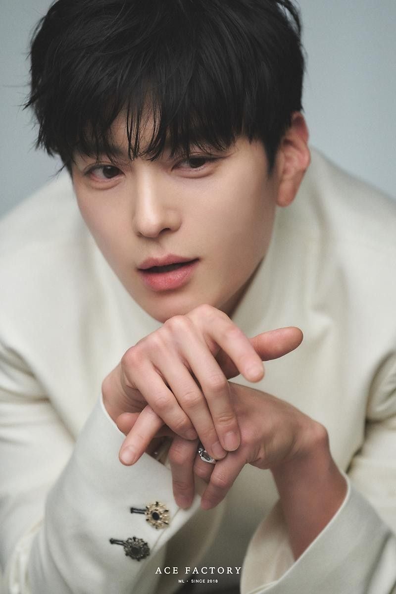 장승조 프로필 키 나이 '리즈 찍더니 눈주름 왜?' 김재중 닮은꼴 와이프 누구?